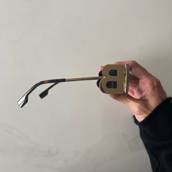 GOLD B BURBERRY SUNGLASSES - Picture 4 of 9